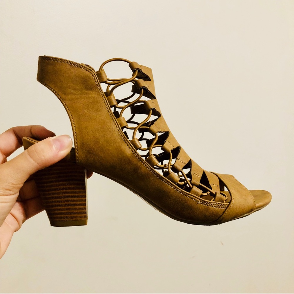 Cut Out Detail Wedge Heel